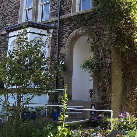 Hotel College House