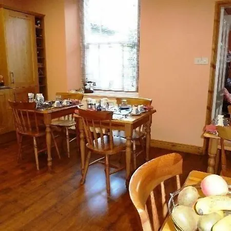 酒店 College House