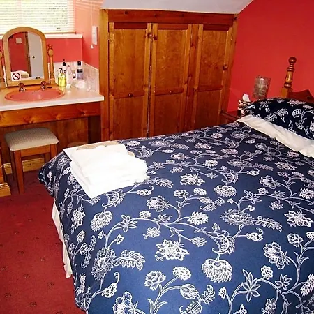 Hotel College House 4*